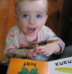 signing the word 'banana'