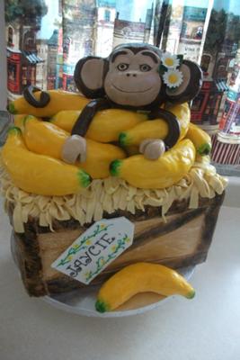 Money and bananas cake