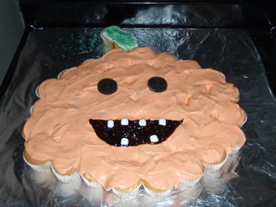 Cupcake Jack O Lantern Cake