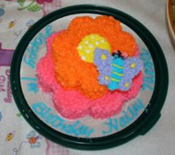 Hailey's dive in flower cake