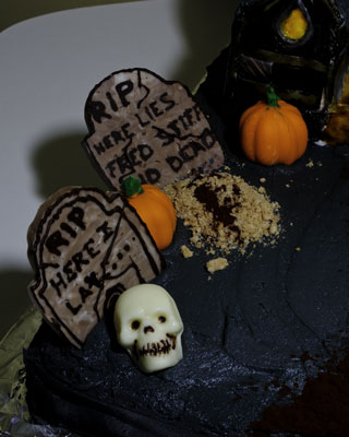 Haunted House Graveyard Cake