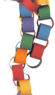 Christmas paper chains- super cheap and easy Christmas decorating!